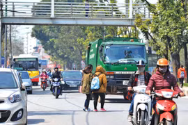 Người đi bộ sai luật có thể bị phạt tù đến 15 năm từ 1-1-2018