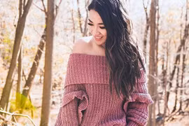 Nghị lực của cô gái mồ côi trở thành blogger nổi tiếng