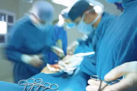 Hoảng hồn với quý ông cấy bi, đặt chùy... cải thiện "chuyện ấy"