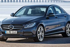 Mercedes C-class bản nâng cấp thiết kế đèn pha mới