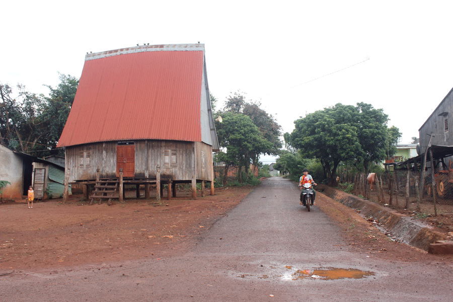 Thăm làng Bạc anh hùng