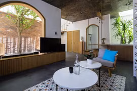 Ngôi nhà 49m2 ngập tràn ánh sáng mặc dù bị bịt kín 3 mặt