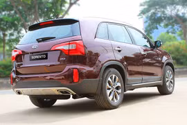 Kia Sorento mới bất ngờ xuất hiện tại Việt Nam