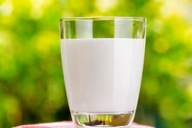 Lợi ích tuyệt vời khi uống sữa với mật ong mỗi ngày