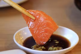 Ăn cá sống bị sán dài 1,2 mét