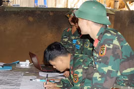 Sư đoàn 10 diễn tập tại thành phố Pleiku