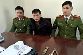 Bắt nóng đối tượng tàng trữ ma túy và súng K54