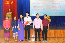 Khai giảng lớp dự bị tiếng Việt cho du học sinh Lào