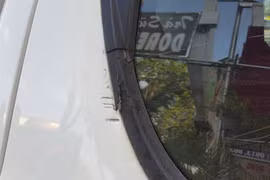 Cầm mã tấu chặn, chém xe trên QL1