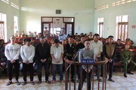 30 năm tù cho kẻ trốn lệnh truy nã, dùng súng bắn trọng thương CA