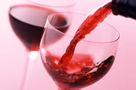 Rượu vang đỏ chứa chất chống oxy hóa có lợi cho phụ nữ