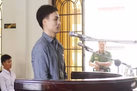 Đâm tình địch trước mặt bạn gái cũ