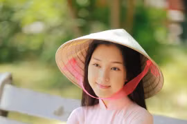 Vẻ đẹp ngọt ngào của "nàng thơ xứ Huế"