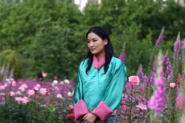 Hoàng hậu trẻ nhất thế giới, lên ngôi khi mới 21 tuổi