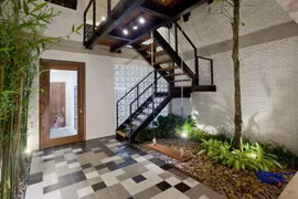 Chuộng tối giản, ngôi nhà ở TP HCM đẹp như khách sạn hạng sang