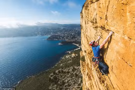 8 địa điểm leo núi đáng sợ nhất thế giới