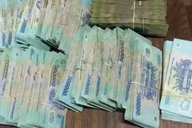 Khởi tố nguyên cán bộ Ban Bồi thường GPMB vì chiếm đoạt tiền