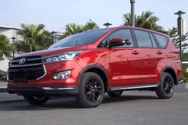 Toyota Innova Venturer giá 855 triệu tại Việt Nam