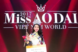 Nhan sắc nữ sinh đăng quang "Miss Áo dài Việt Nam World 2017"