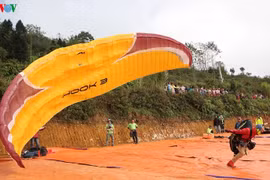 Những "cánh chim lụa" trên cao nguyên đá Đồng Văn