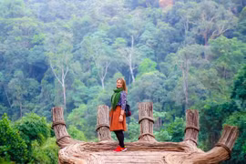 Giới trẻ về Đà Lạt tìm "bàn tay Phật" để check-in