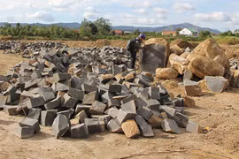 Ia Grai: Đá tặc hoành hành giữa khu dân cư