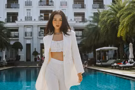 Diệp Bảo Ngọc khoe eo thon với áo crop-top