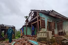 Bình Định hỗ trợ 60 triệu đồng/hộ có nhà bị sập hoàn toàn do mưa lũ