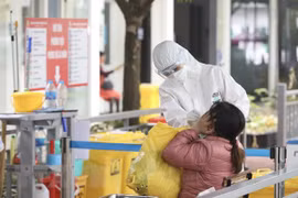 Thủ tướng chỉ đạo hướng dẫn người dân về thuốc điều trị COVID-19