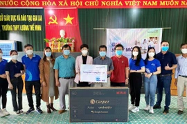 Kbang: Cựu học sinh tặng 7 chiếc ti vi cho Trường THPT Lương Thế Vinh