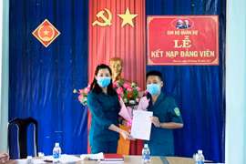 Chú trọng phát triển đảng viên trong dân quân tự vệ