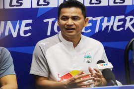 Huấn luyện viên Kiatisak tiếp tục dẫn dắt Hoàng Anh Gia Lai