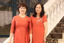 Hai nữ doanh nhân Lâm Đồng được nhận Cup Bông Hồng Vàng