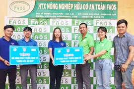 Nhà nông trẻ hết lòng vì thanh niên