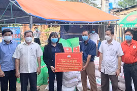 Trao 324 suất quà cho người dân huyện Phú Thiện và Chư Prông