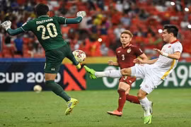 Bất lực trước hàng thủ Thái Lan, Việt Nam trở thành cựu vương