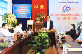 Chủ tịch UBND tỉnh Võ Ngọc Thành thăm, chúc mừng 60 năm Ngày truyền thống ngành Dân số Việt Nam