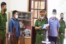 Kông Chro: Bắt tạm giam một nhân viên quản lý bảo vệ rừng