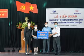 Bình Dương hỗ trợ Kon Tum trang thiết bị y tế phòng dịch Covid-19