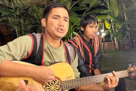 "Đôi bạn nghệ sĩ cùng tiến"