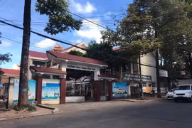 Đắk Lắk: Tạm dừng tiêm vắc-xin phòng Covid-19 tại một trường cấp 2