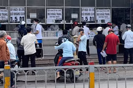 Hiểm họa tự mua thuốc điều trị Covid-19