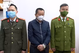 Bắt đối tượng tàng trữ hàng trăm kg thuốc nổ, đạn gang cho súng kíp