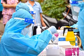 Sáng 25/12: Hơn 1,2 triệu ca mắc COVID-19 tại Việt Nam đã khỏi; đã tiêm trên 2 triệu liều vaccine mũi 3