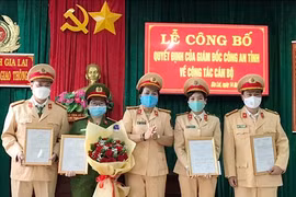 Công bố các quyết định của Giám đốc Công an tỉnh Gia Lai về công tác cán bộ