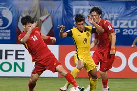 Ông Park kéo tuyển Việt Nam xuống mặt đất