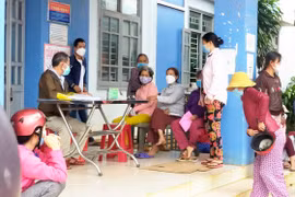 Bình Định: Chỉ đạo "nóng" dừng việc trả tiền test Covid-19 trước khi tiêm vaccine