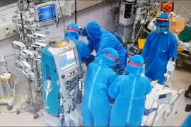 Sáng 6/12: Có 860 F0 thở máy, ECMO; 6 nhà máy trong nước nộp hồ sơ đăng ký thuốc điều trị Covid-19, sản xuất 1 triệu viên/ngày