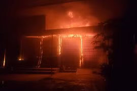 Phú Thiện: Cháy lớn tại cửa hàng nội thất, 4 người trong gia đình may mắn thoát nạn