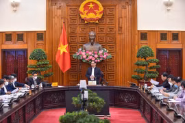 Thủ tướng: Thần tốc tiêm vắc-xin, nghiên cứu tiêm cho trẻ em từ 5 tuổi